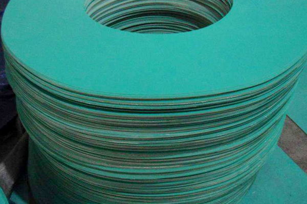 銘達車間一批鋼卷包裝板完工了，現場展示中